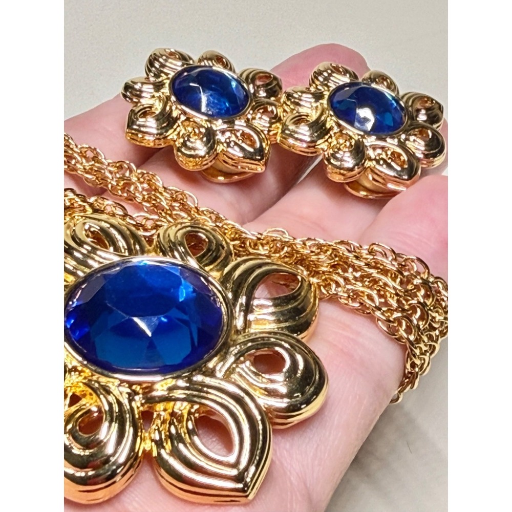 Kenneth Jay Lane KJL Vintage Gold Tone Blue Cabochon Necklace Clip Earrings Set